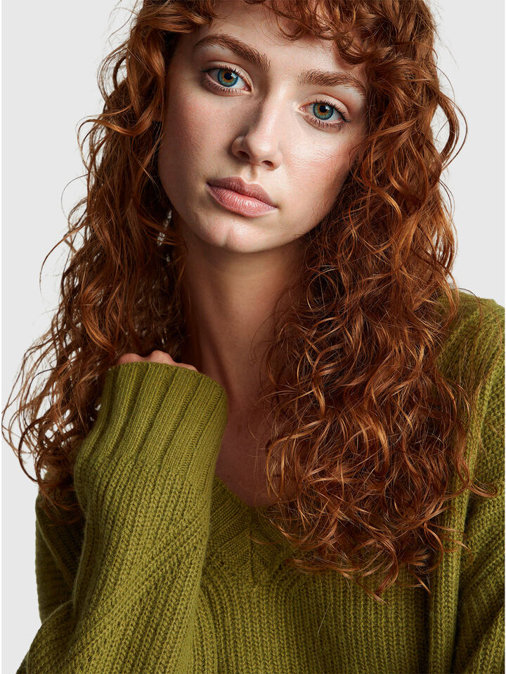 V NECK SWEATER L/S Women image number 4